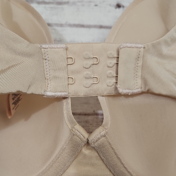 SKIMS Cream Women's Bra - Picture 7 of 7